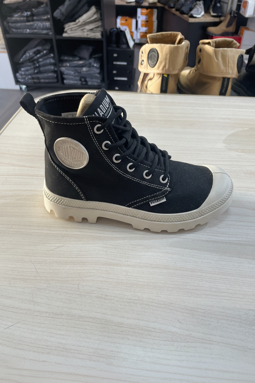 PALLADIUM מגפון שחור תיקון תמונה